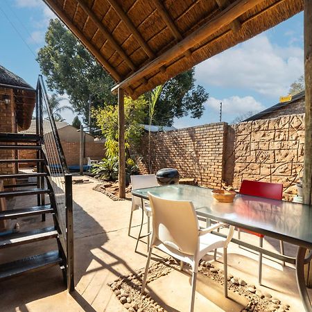 Thatch Haven Guesthouse Центуріон Екстер'єр фото