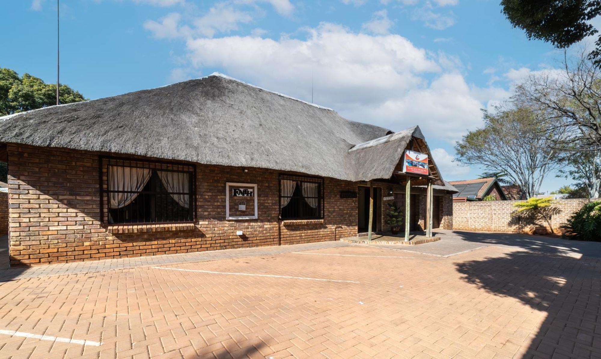 Thatch Haven Guesthouse Центуріон Екстер'єр фото
