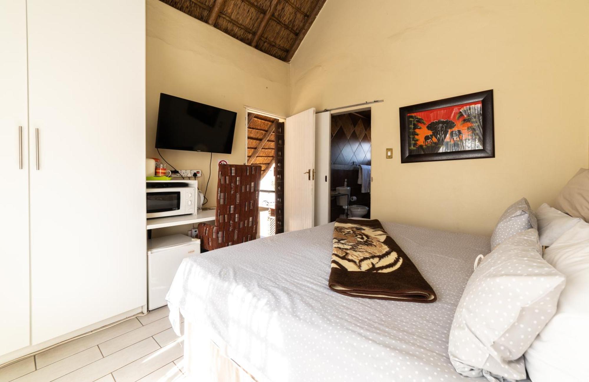 Thatch Haven Guesthouse Центуріон Екстер'єр фото