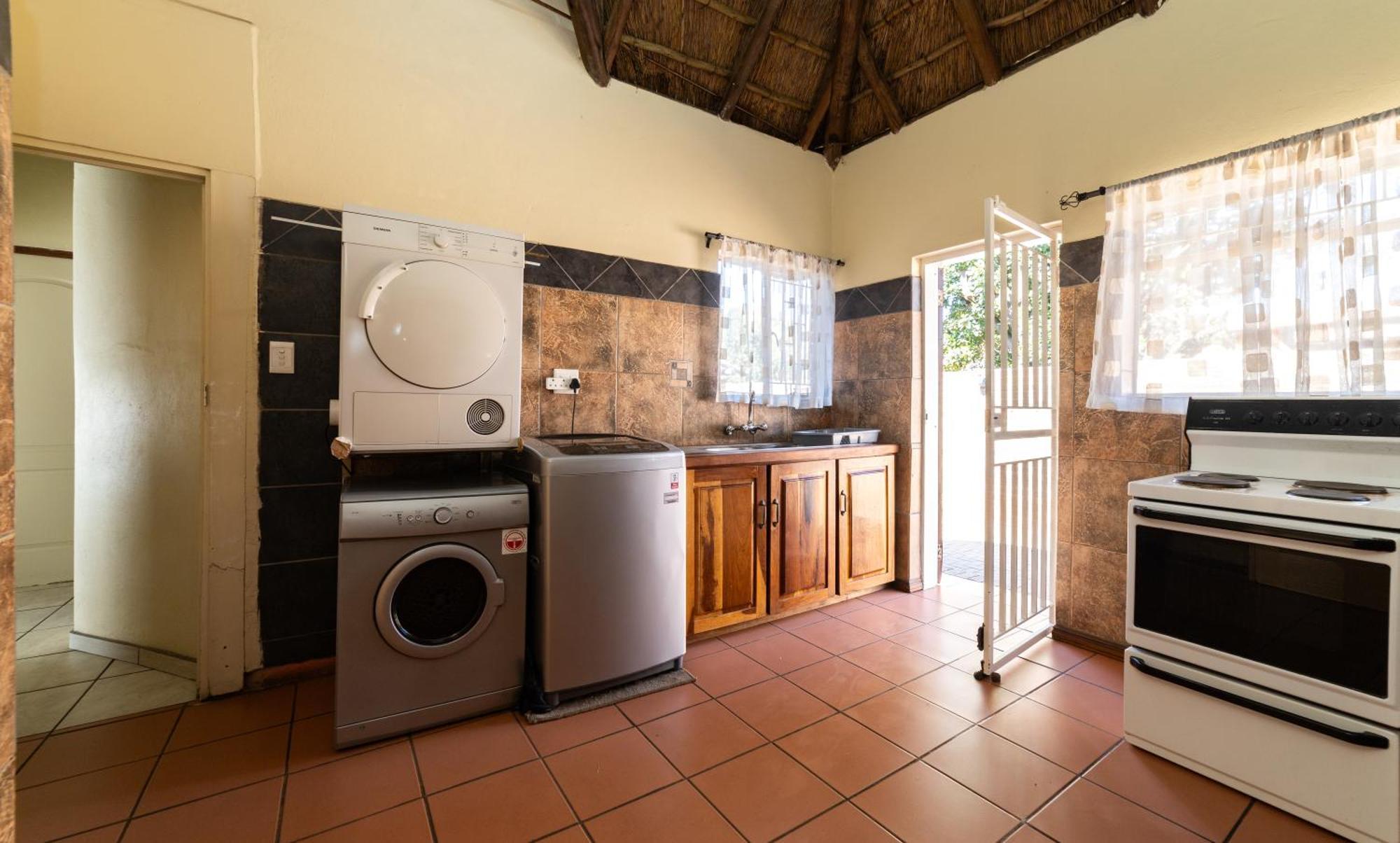 Thatch Haven Guesthouse Центуріон Екстер'єр фото