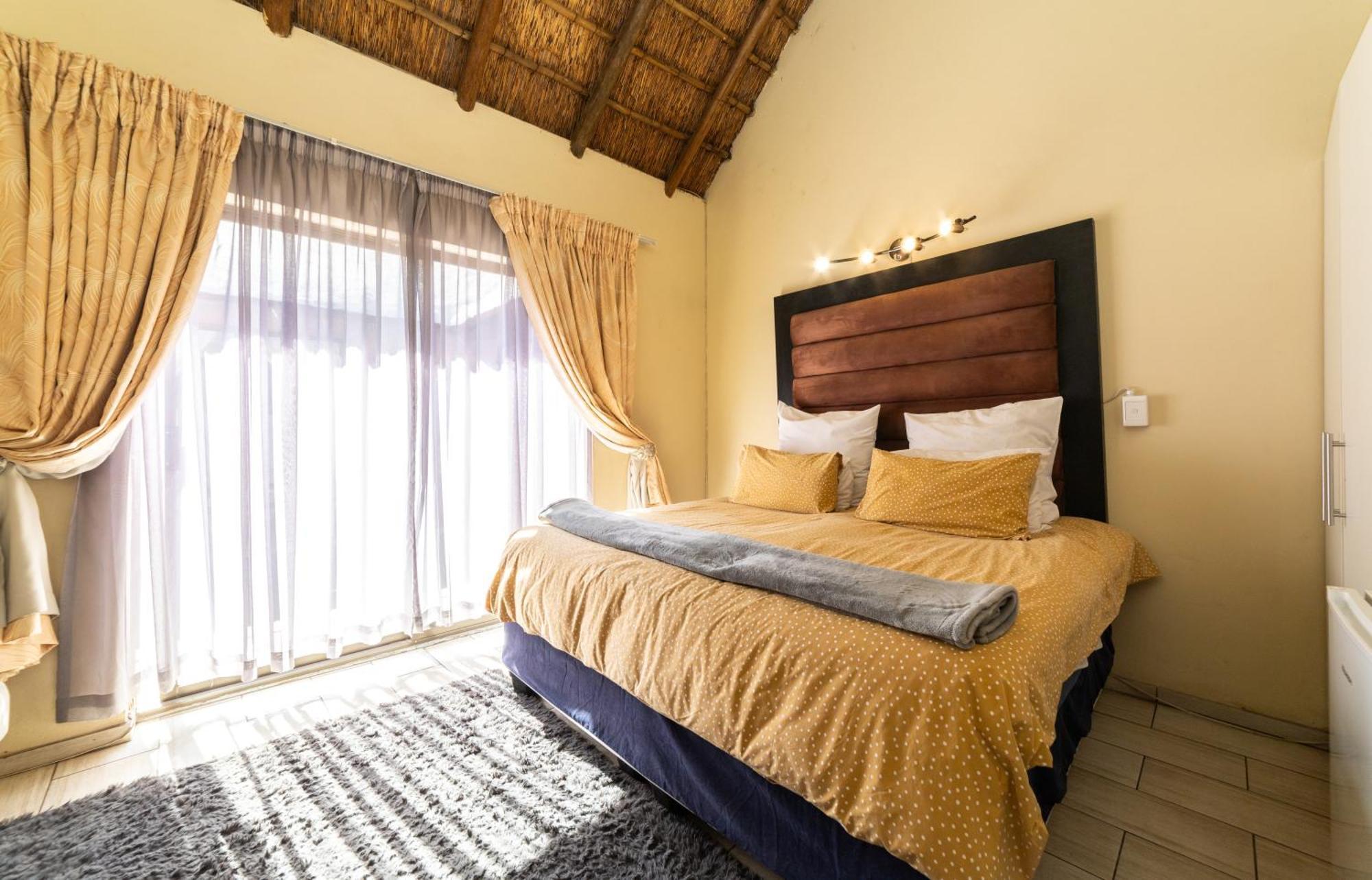 Thatch Haven Guesthouse Центуріон Екстер'єр фото