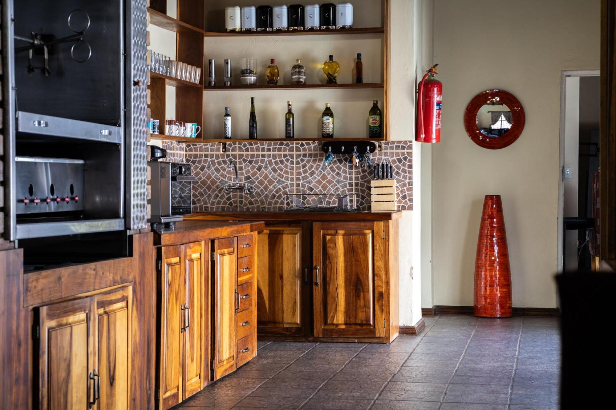 Thatch Haven Guesthouse Центуріон Екстер'єр фото
