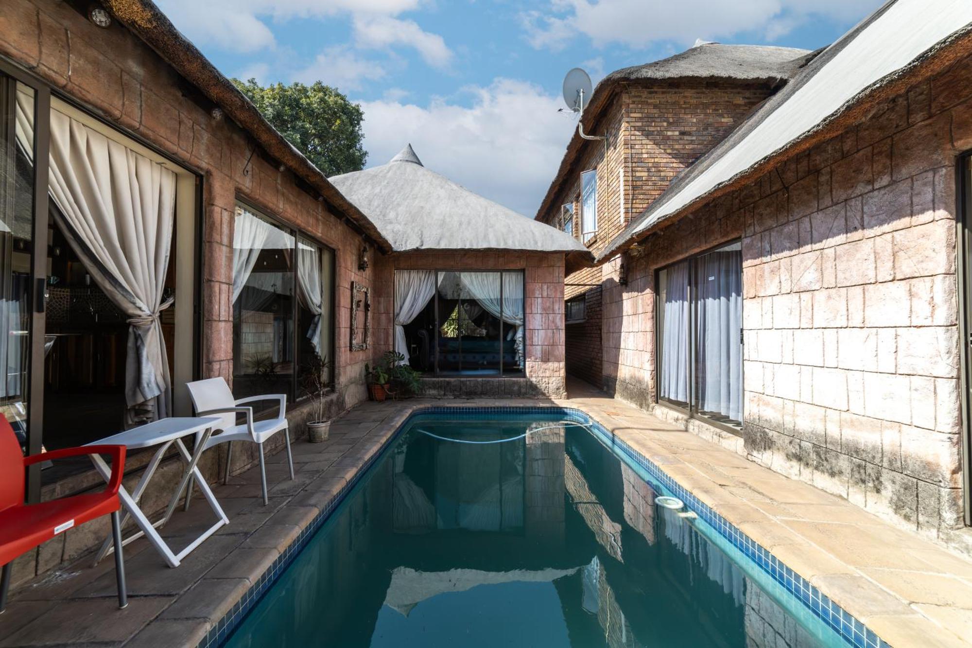 Thatch Haven Guesthouse Центуріон Екстер'єр фото