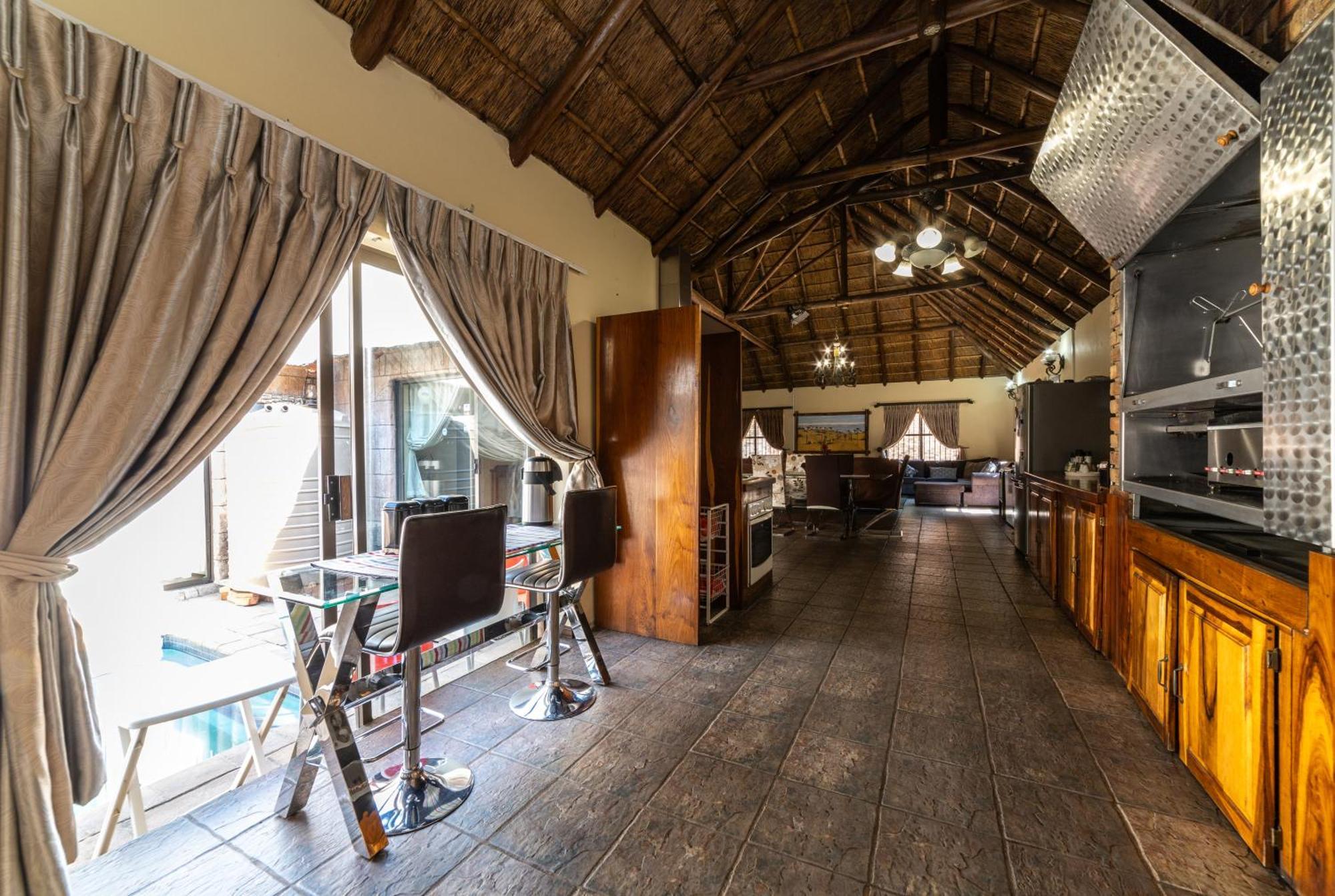Thatch Haven Guesthouse Центуріон Екстер'єр фото
